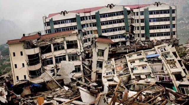 校长:他最后一个离开学校_范美忠_四川省_水平