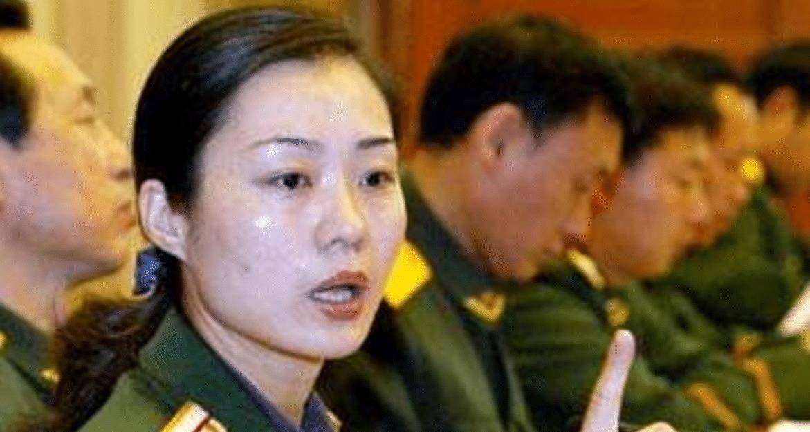四川传奇女警曝光,徒手攀5楼创世界纪录,至今在国际刑警赫赫有名_雷敏