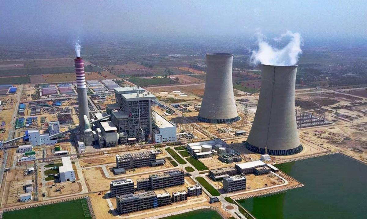 福岛核电站在此次事故中1号至3号机组堆芯熔毁,共有4个反应堆受损,这4