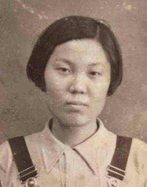 董秋斯在这姐妹俩的成长过程当中,发挥了非常重要的作用,他教育孩子要