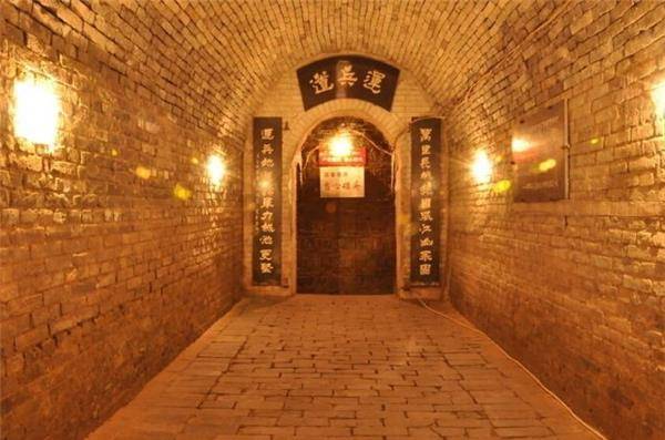金庸笔下《神雕侠侣》这部小说中,有一个终南山活死人墓.