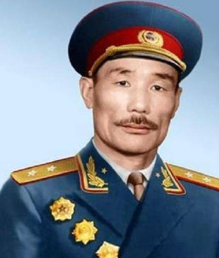 老头见司令被秘书驱赶,留下一便条离开,司令看后大怒:这下完了_孙毅