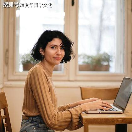 下来的事业和财运走向,现在一家企业上班,往后哪些年份更需要注意,女