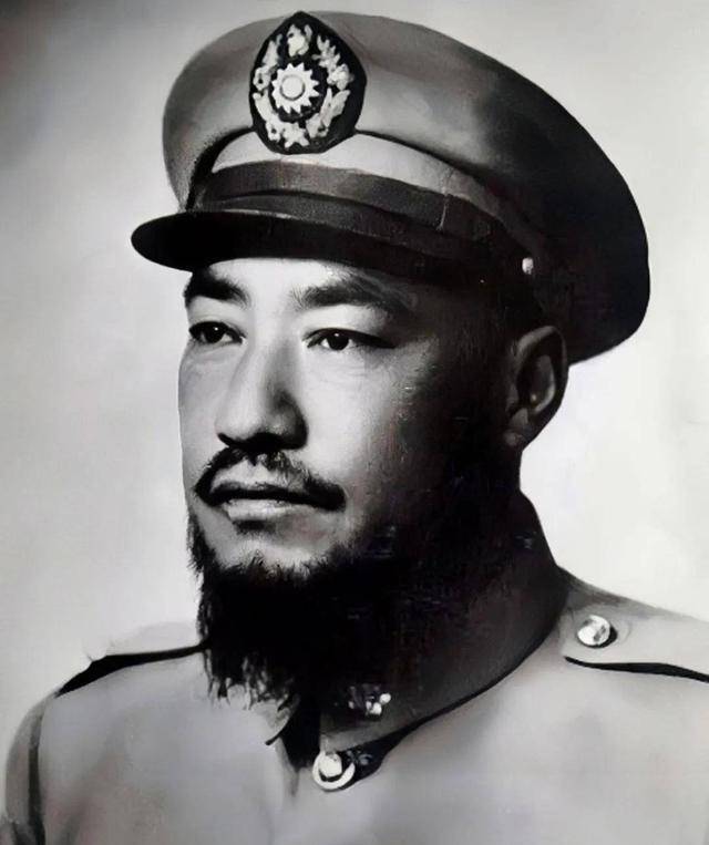 慈禧死后不得安宁,陵墓3次被打开,遗体曾被扔出棺外50天长白毛_孙殿英