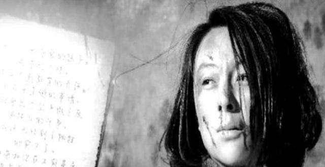 为不被敌人发现,安顺花捂死小儿子,被抓后遭受屈辱仍旧坚定信念_缝纫