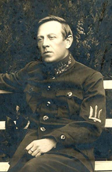 处于沙俄控制下的诸多国家和地区开始谋求独立,乌克兰便想像波兰一样