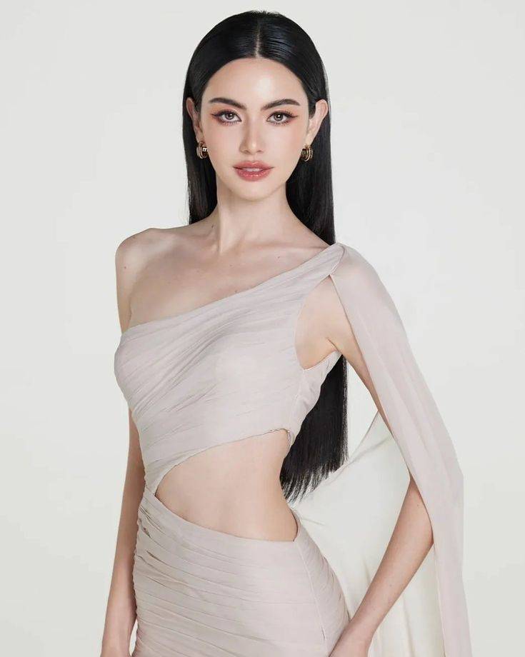 偷心少女,达维卡·霍恩,男友八块腹肌_davika_kevalee_电视剧