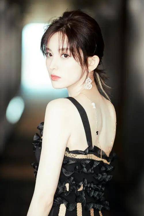 古力娜扎照片 来自搜狐网