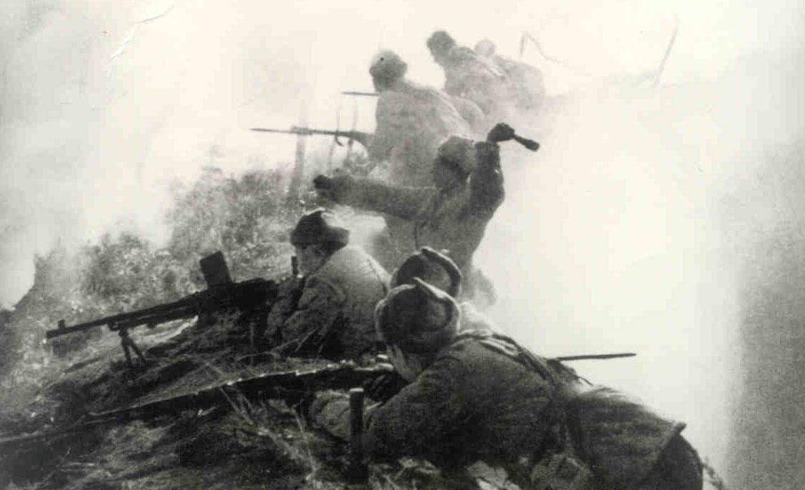 历数那些以身堵枪的"黄式"英雄,黄继光不是第一个堵枪口的战士_徐佳