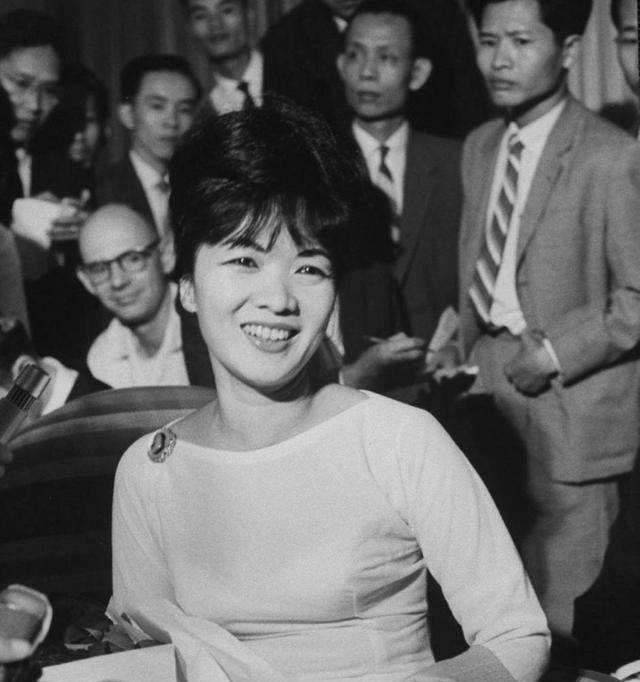 成第一夫人,出言不慎亡国,39岁流亡,87岁客死他乡_陈丽春_越南_吴庭艳