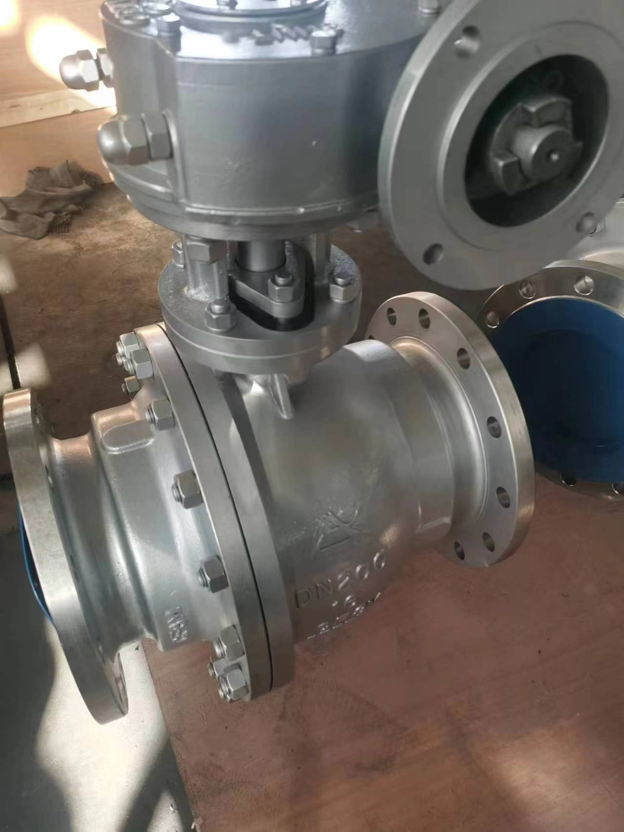 不锈钢固定式球阀用于硫化氢介质杂质多腐蚀严重的天然气长输管线