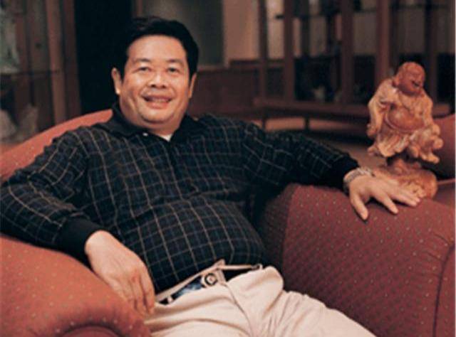 原创曹德旺我捐了一百多亿了慈善会就是快递小哥钱给谁我来定