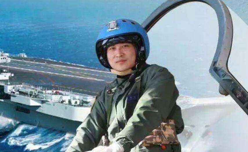 推杆救机的张超牺牲后,28岁妻子辞职特招入伍,5年后成海军上尉_王伟