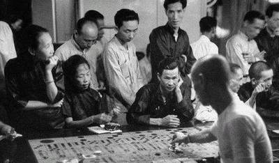 叶汉去上海开赌场,得到杜月笙的默许,他用两个美女