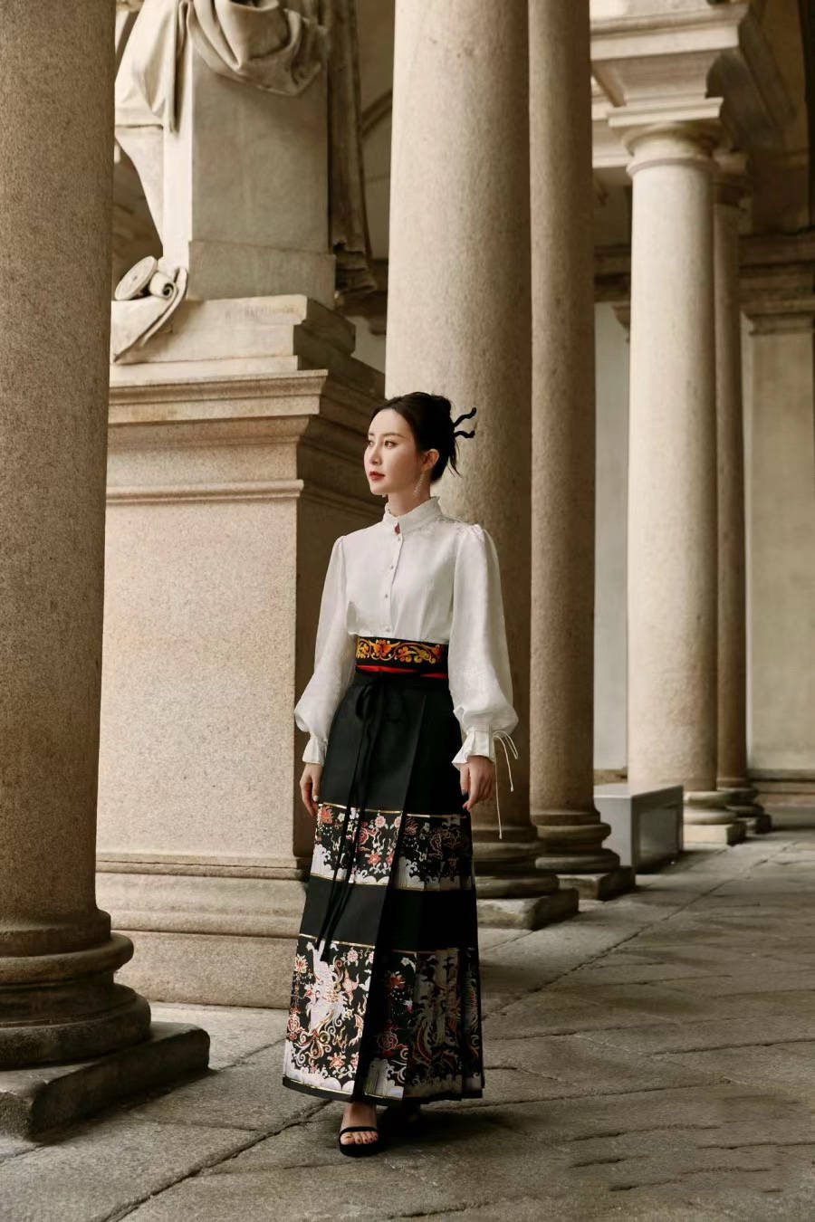 舒畅又带火了"马面裙"穿搭,立领衬衫 马面裙,高级又大气_气质_图案