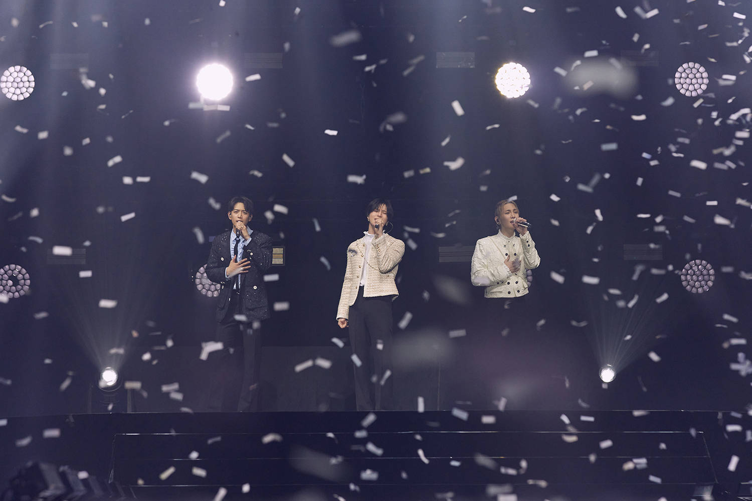 shinee新加坡演唱会盛况空前 获得1万名当地粉丝的热烈响应!