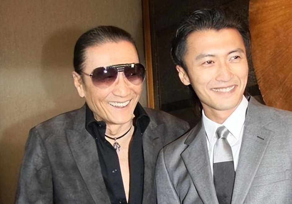 原来他们是亲父子,看似八竿子打不着,但长相骗不了人_刘怡潼_廖凡