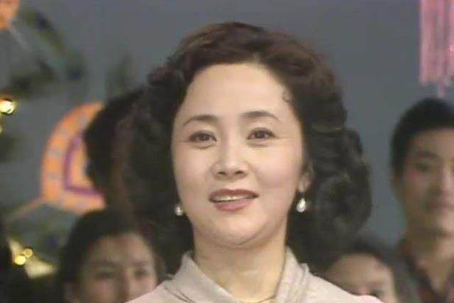 顾永菲:含冤吞药自尽,两婚接连失败,从此定居国外生活_事业_家庭_丈夫