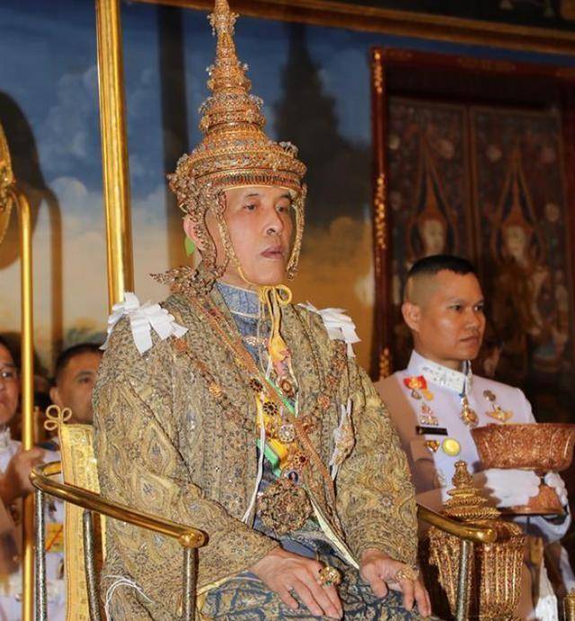 原创泰王玛哈坐拥400亿奢侈无度连换6任王妃为何没人将他赶下台