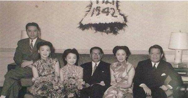 伤透心的盛爱颐在痊愈后,嫁给了母亲一直为自己介绍的庄铸九.