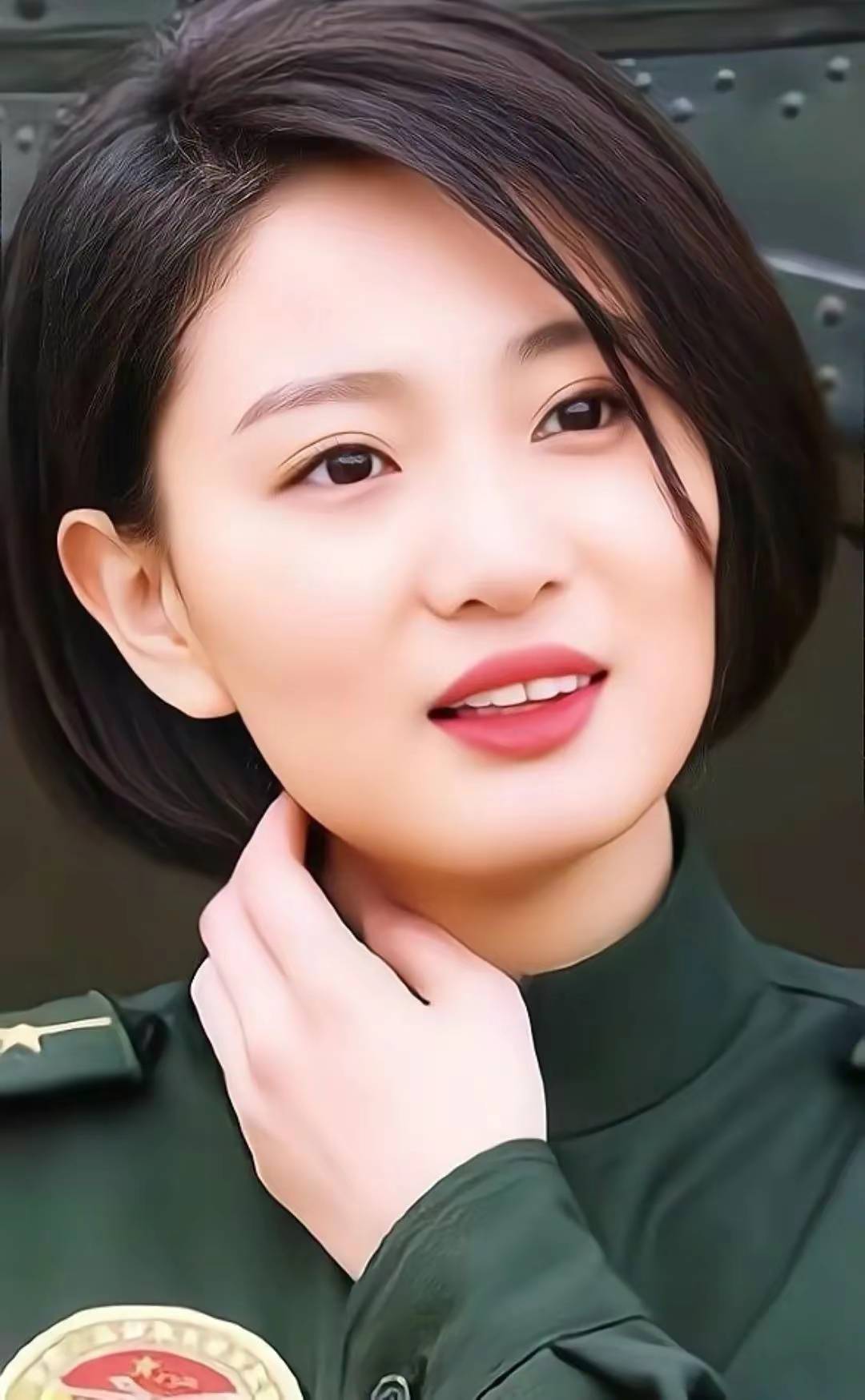 女兵演女兵,芳华映军营:侯梦莎饰演的女兵人物形象组图分享