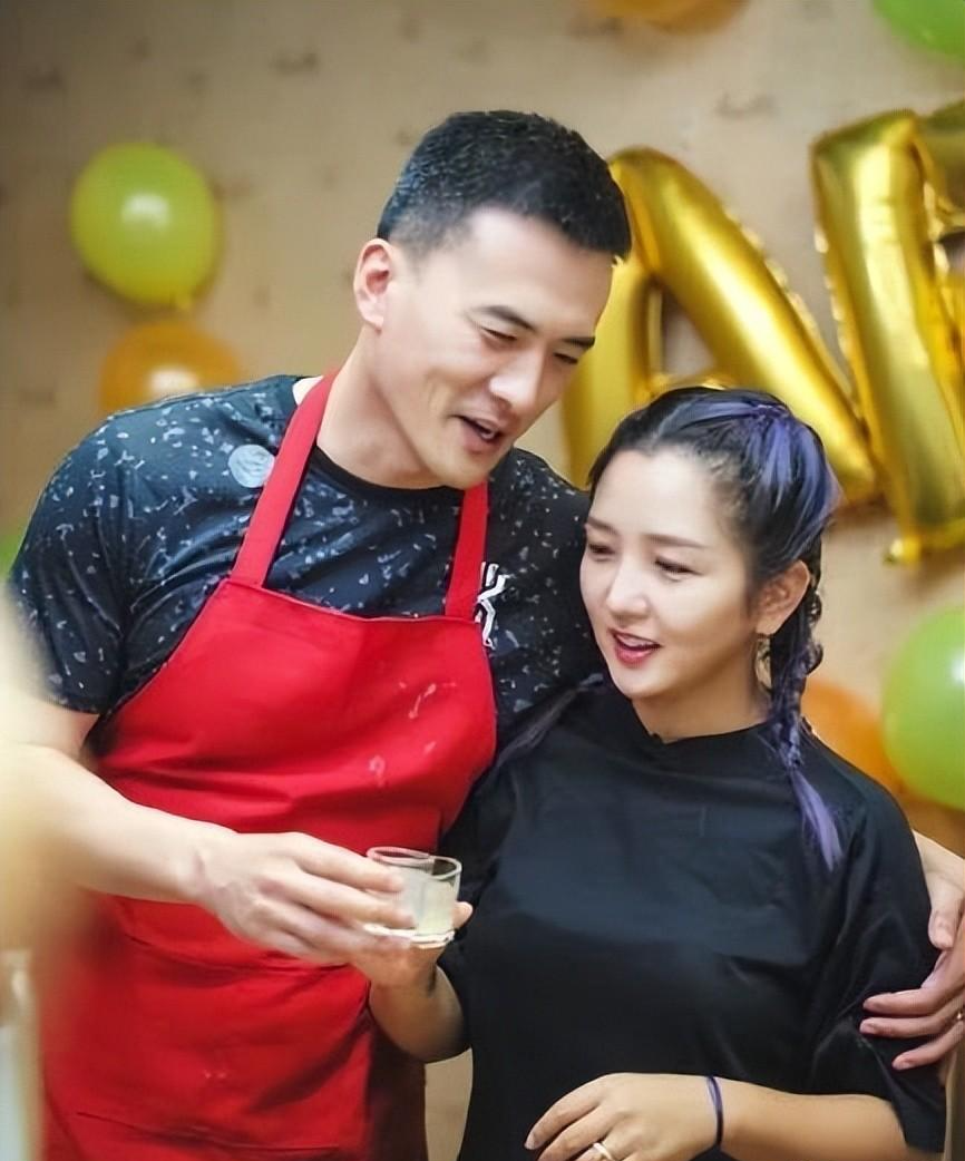 和何洁离婚7年,赫子铭宣布再婚了,现任妻子出镜温柔声音甜美