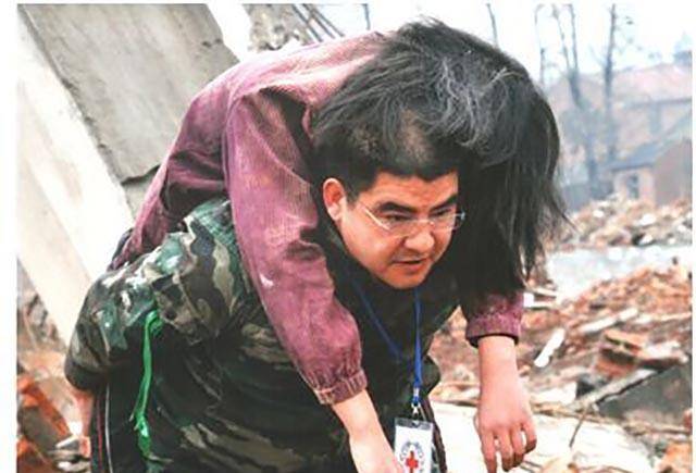 在这一年,陈光标被cctv采访,他直接成为了中国首善人物,受到了全国