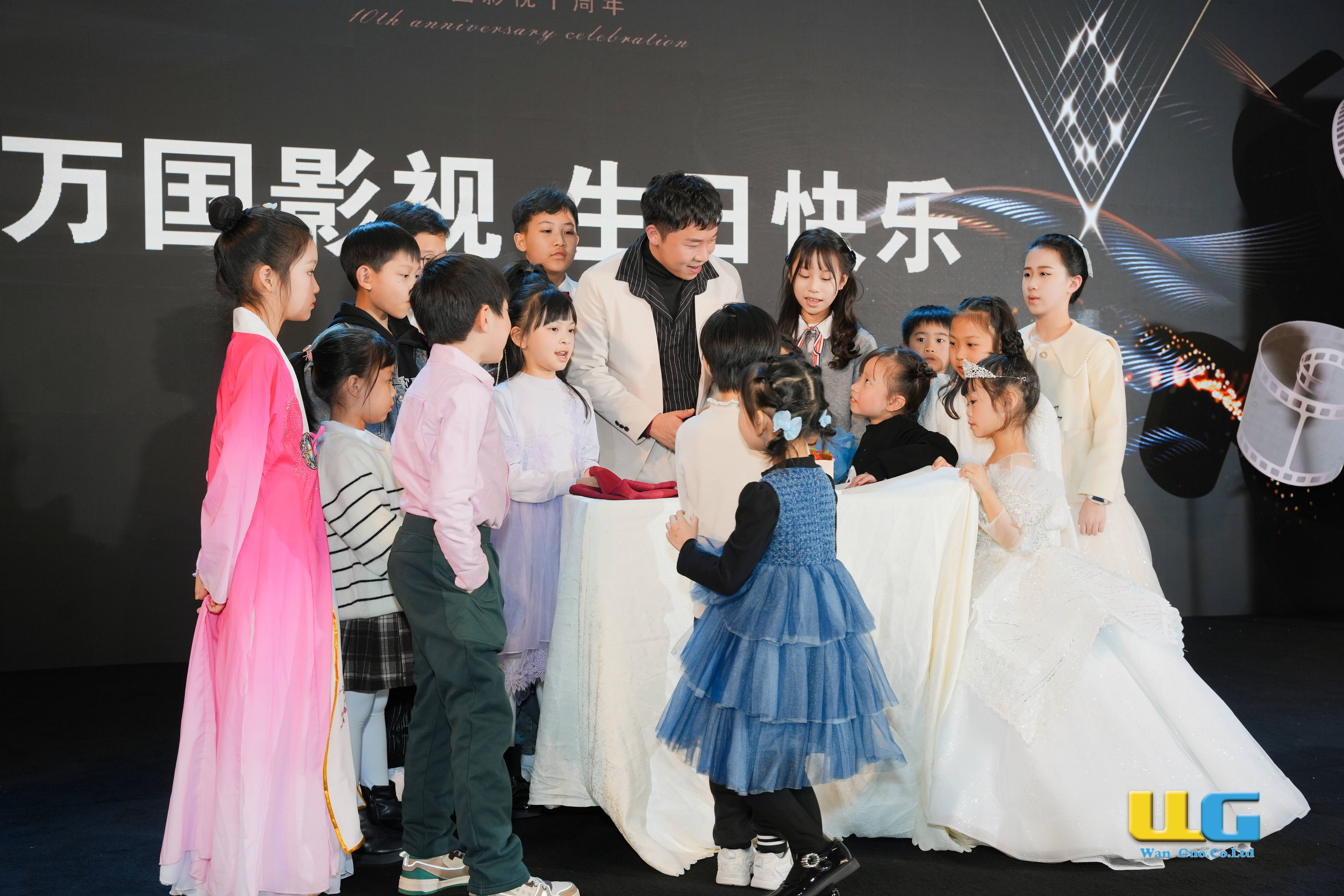 万国_产业_的发展