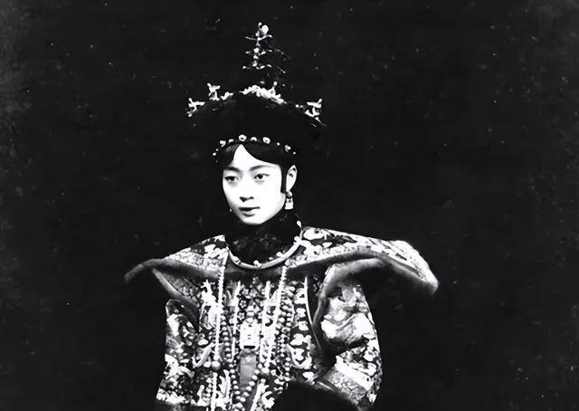 原创婉容被溥仪关在猪圈10年被救时她说的一句话让人心酸不已