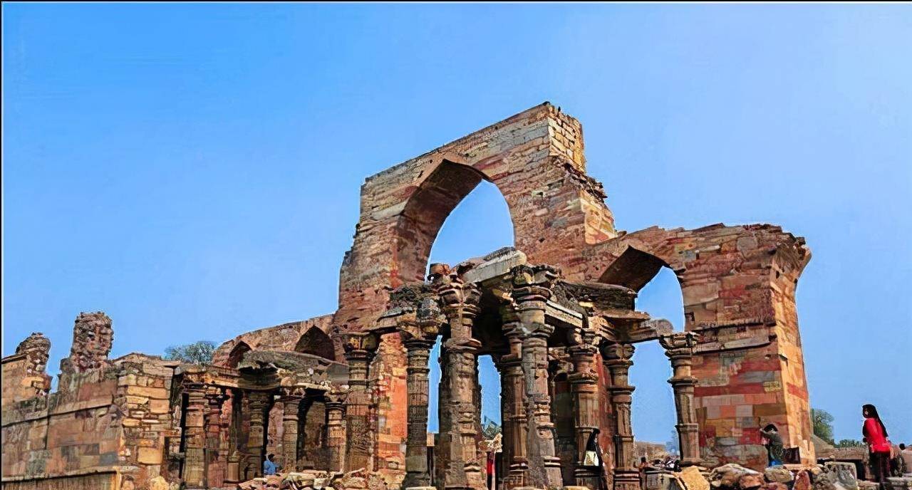 原创锡金末代公主为复国奔走落魄时携3子住小平房与妹妹创业