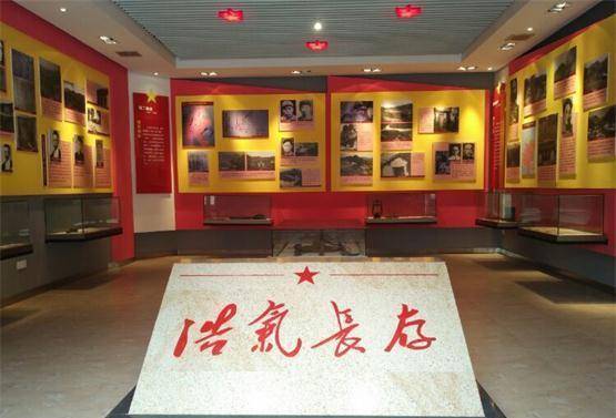 瞿秋白一门三英烈兄弟皆英豪后人盛赞白如秋霜坚如磐石永世景仰