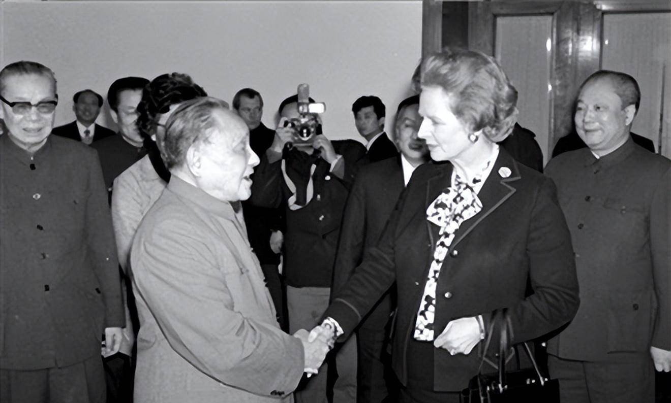 原创1997年香港回归前夜英国30艘军舰犯境挑衅中方硬碰硬谁怕谁