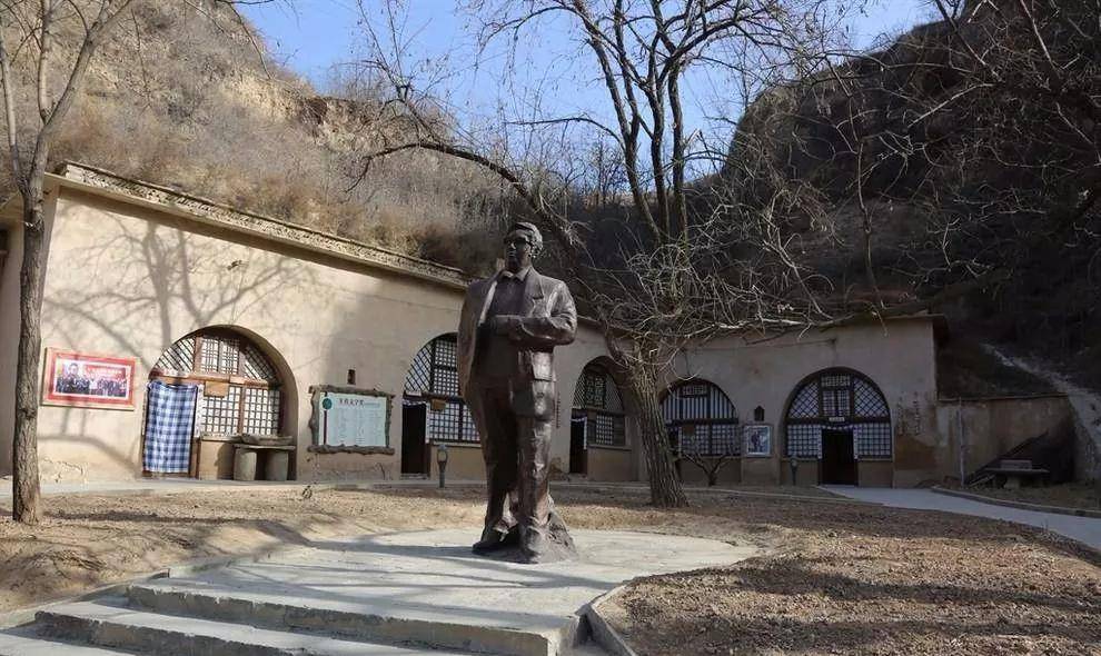 原创路遥贫困中悲愤去世死前妻子坚持离婚12年后独女将她告上法庭