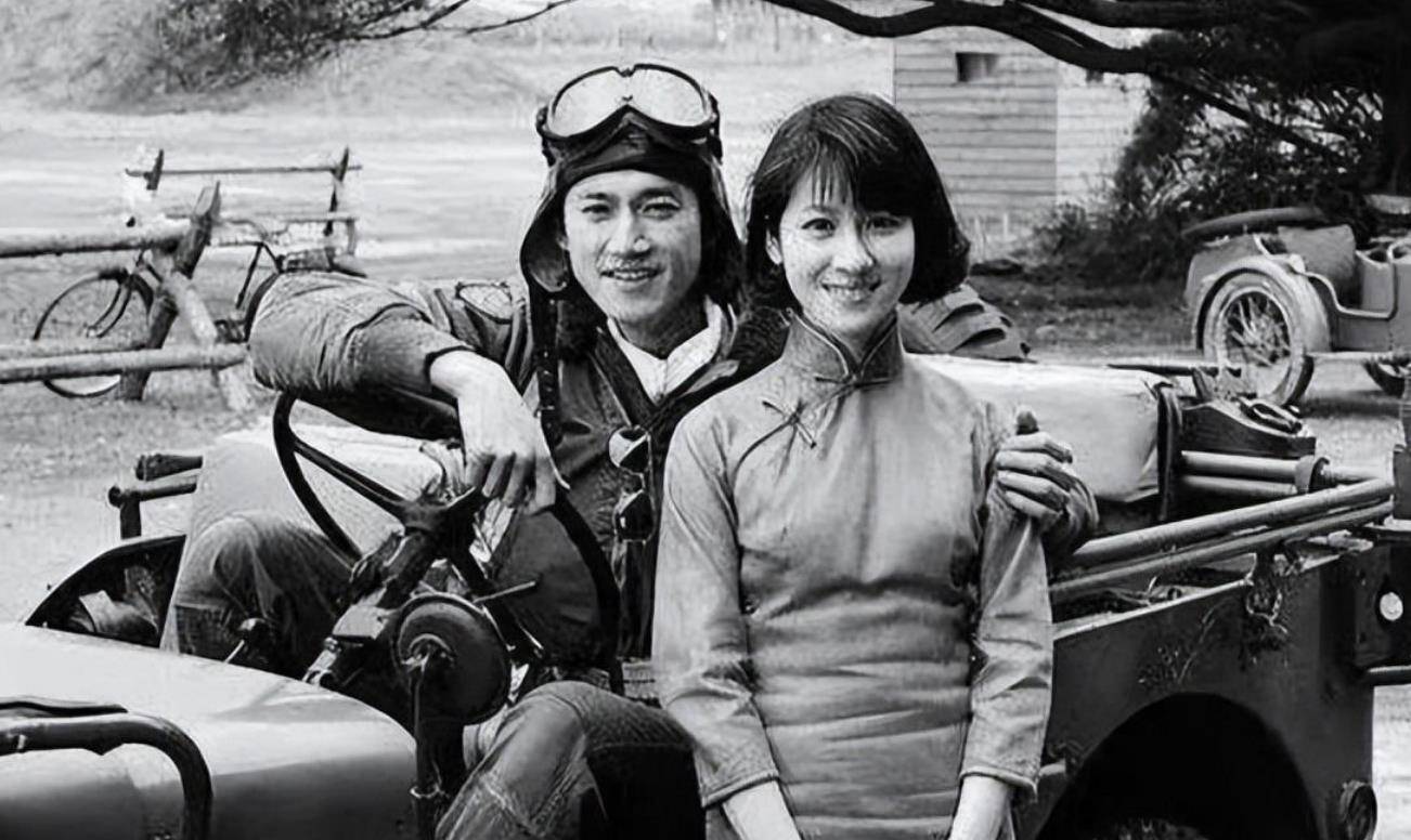 原创富二代飞行员陈怀民22岁与敌撞机牺牲女友殉情母亲哭瞎眼睛