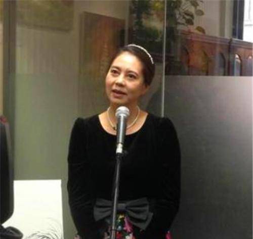 原创她在比赛时叛逃美国入美籍后还称不会再回国如今回国捞金