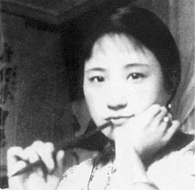 原创唐瑛17岁的上海名媛风头盖过英国王室难道仅凭容颜得瞩目