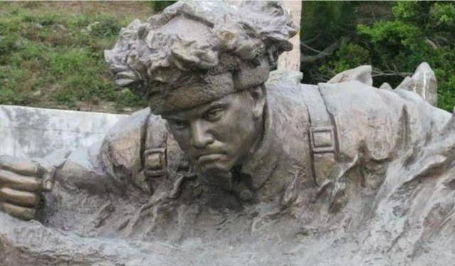 原创邱少云生前唯一照片曝光87岁老兵珍藏65年无偿捐给纪念馆