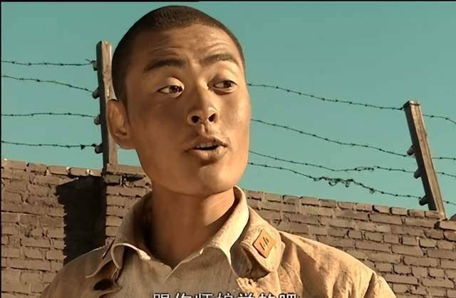 影视剧中,八路军和新四军的军服多为灰色,可历史上却并非如此_军装