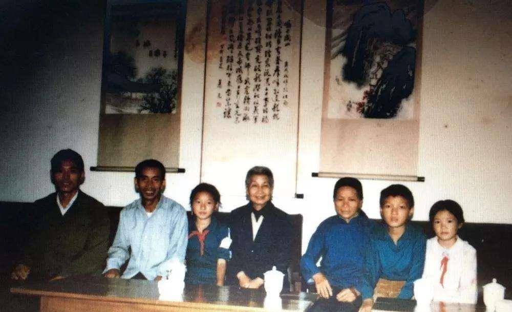 原创她官至中组部副部长儿子却当了一辈子农民孙子想进城也被婉拒