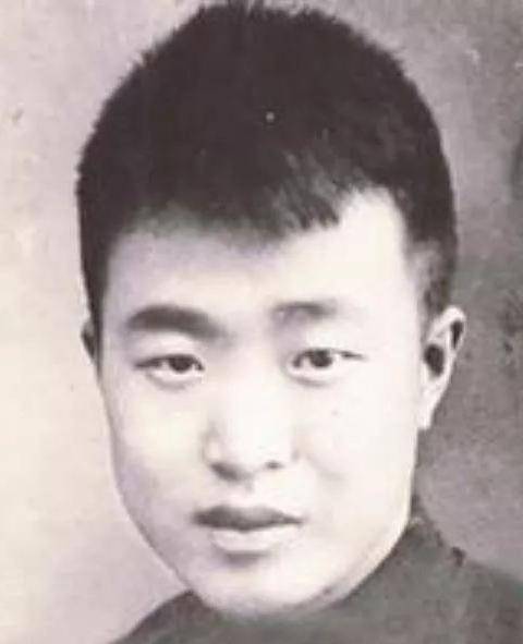 瞿秋白一门三英烈兄弟皆英豪后人盛赞白如秋霜坚如磐石永世景仰