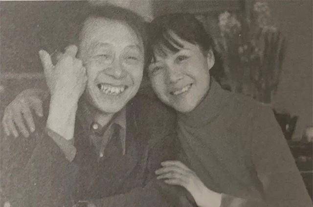 画家黄永玉曾送走98岁妻子:相伴74载,世间所有的美好,都不如你_张梅