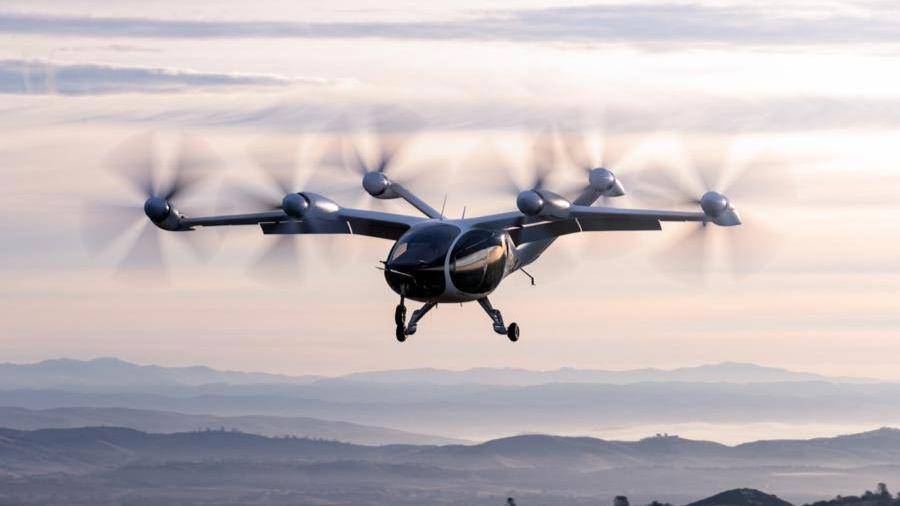 一个以"空中出租车"为典型场景,学名"电动垂直起降飞行器"(evtol)的新