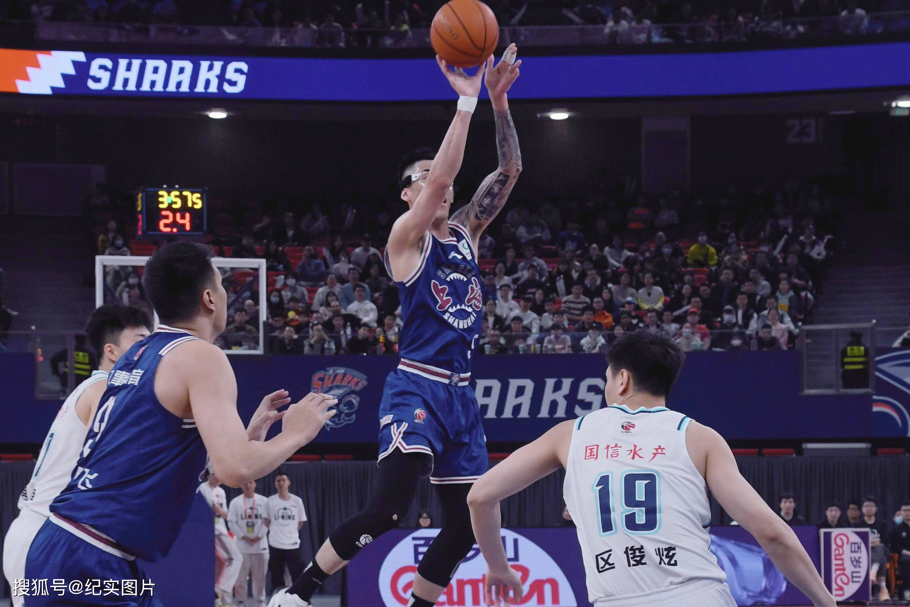 2324cba上海大鲨鱼力克青岛赛季首次六连胜