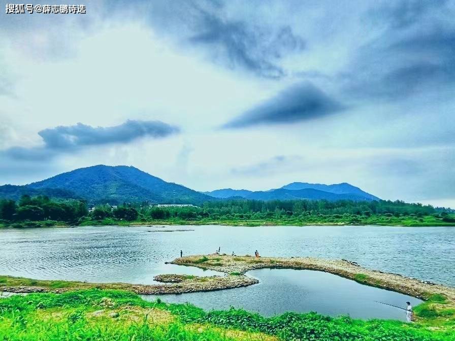 薛志鹏七绝万里长江青弋江万里长江半卷诗60首之53