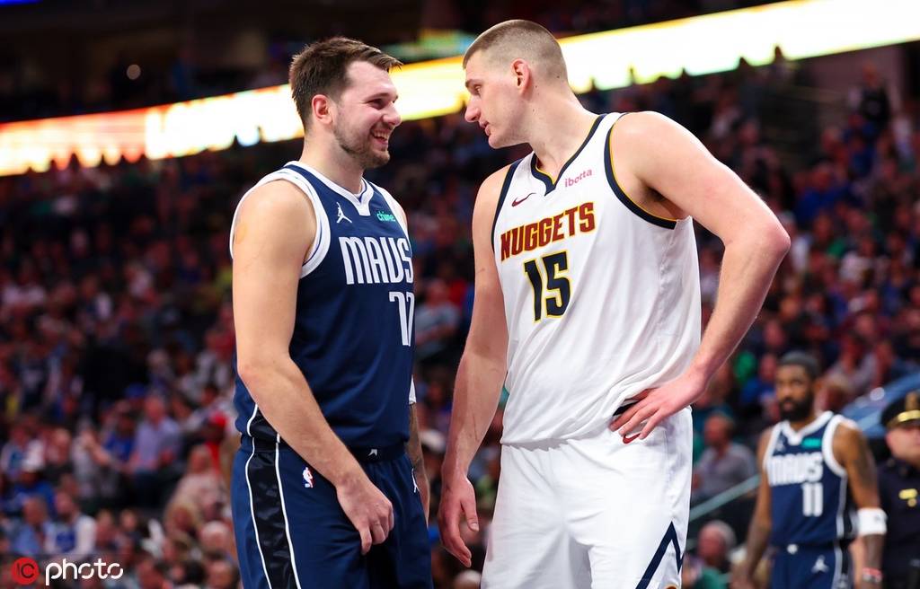 欧文穿上掘金战袍首秀惊艳全场 丹佛球迷沸腾期待总冠军梦想