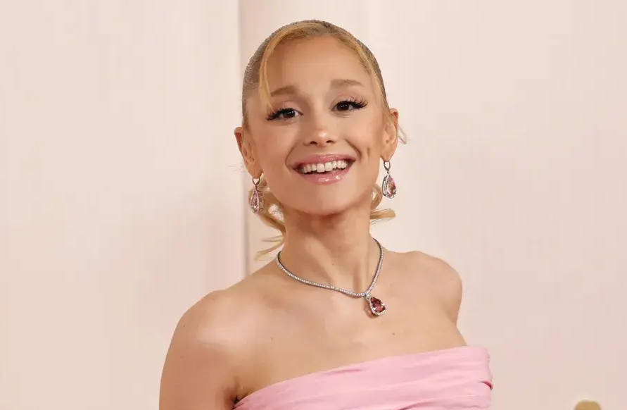 歌手a妹离婚财产分割结果:需向前夫支付125万美元_grande_ariana_歌词