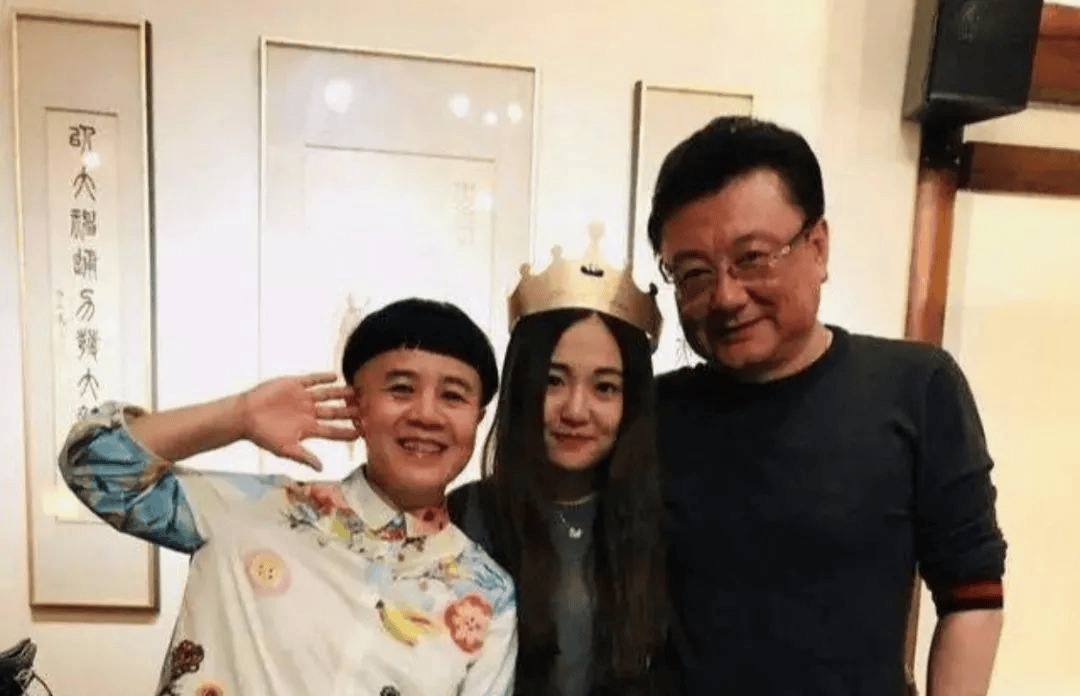 原创57岁金龟子刘纯燕升级当姥姥女儿14岁开始与丈夫谈恋爱终于修成