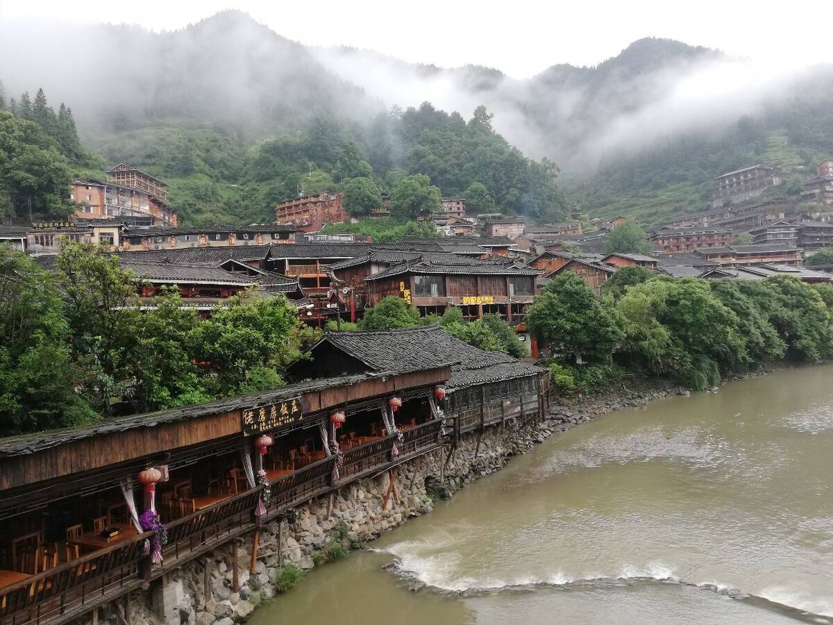 去贵州旅游梵净山四月合适吗贵州旅游梵净山自由行注意事项超棒攻略