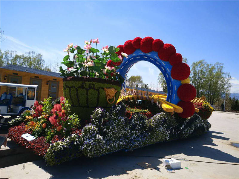 造型奇奇怪怪,景区观光的电动花车,你见过吗?_搜狐汽车_搜狐网