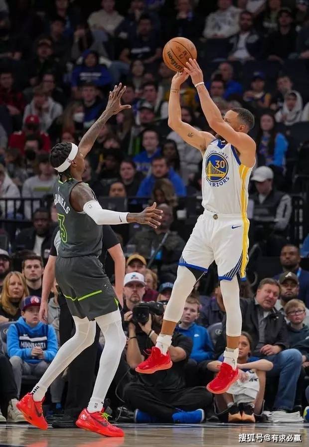 原创
            惨遭逆转！华子23+6+8森林狼送勇士2连败 库里空砍31分克莱失扳平三分-森林狼rider